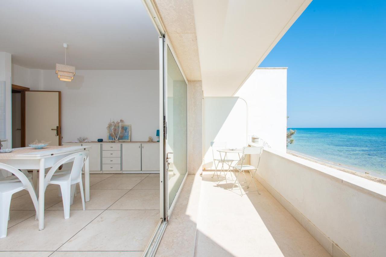 Beach Studios Con Accesso Diretto Alla Spiaggia Torre Pali Екстериор снимка