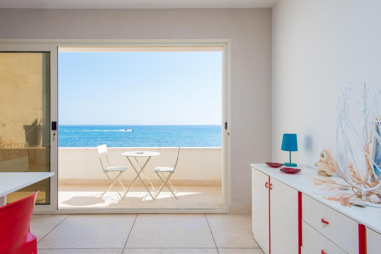 Beach Studios Con Accesso Diretto Alla Spiaggia Torre Pali Екстериор снимка