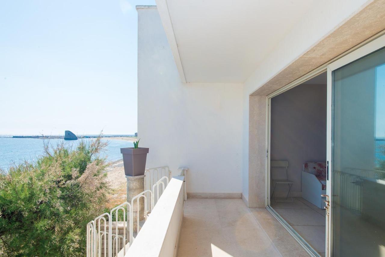 Beach Studios Con Accesso Diretto Alla Spiaggia Torre Pali Екстериор снимка