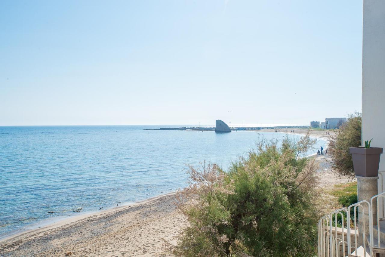 Beach Studios Con Accesso Diretto Alla Spiaggia Torre Pali Екстериор снимка